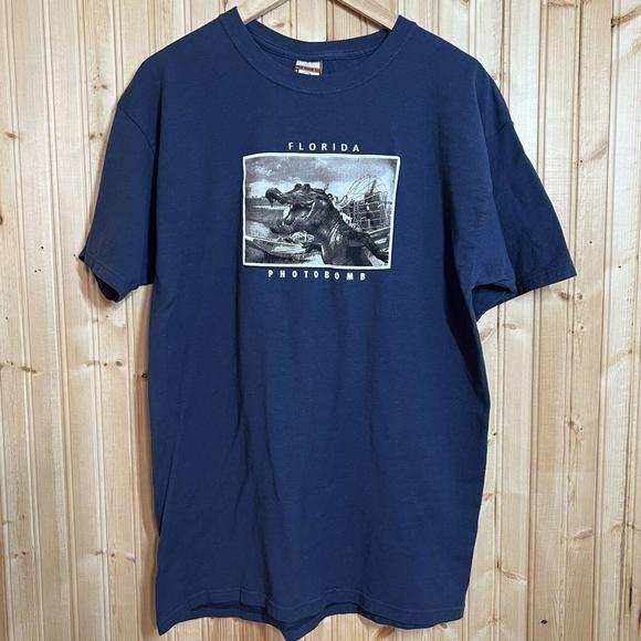 Duck Co Other - Duck Co Florida Photobomb T Shirt Funny Graphic Print Alligator Tee Navy Sz L